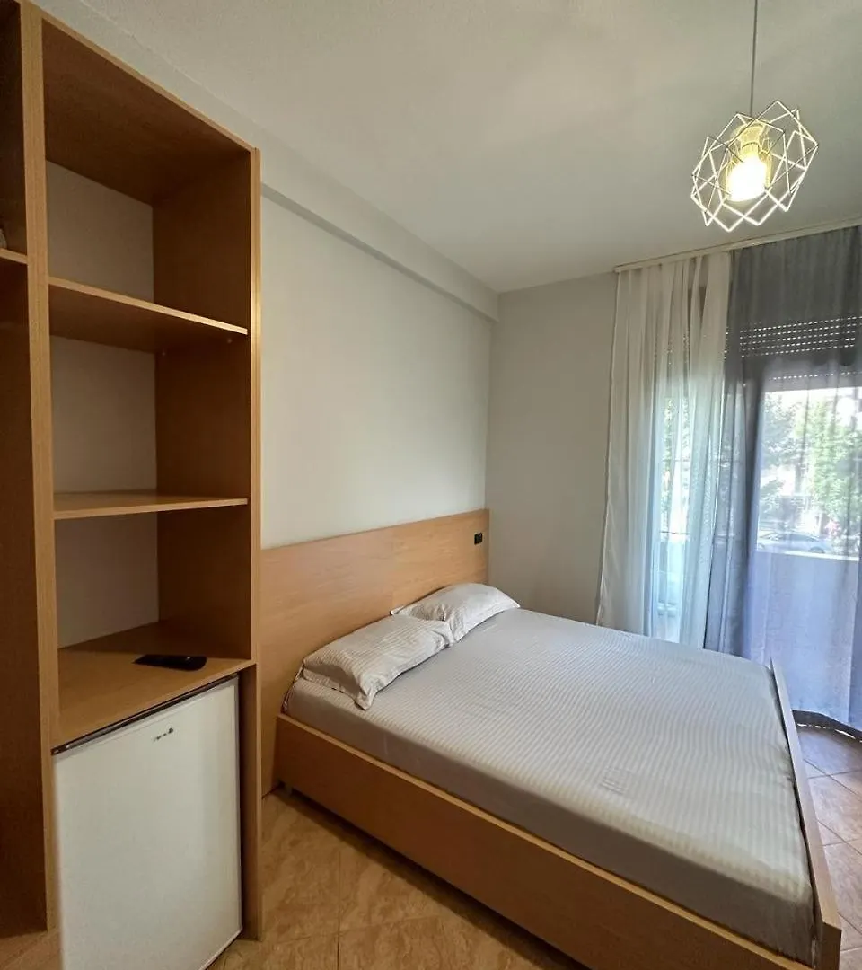 Zina Rooms 1 Minute Away From The Beach دراس