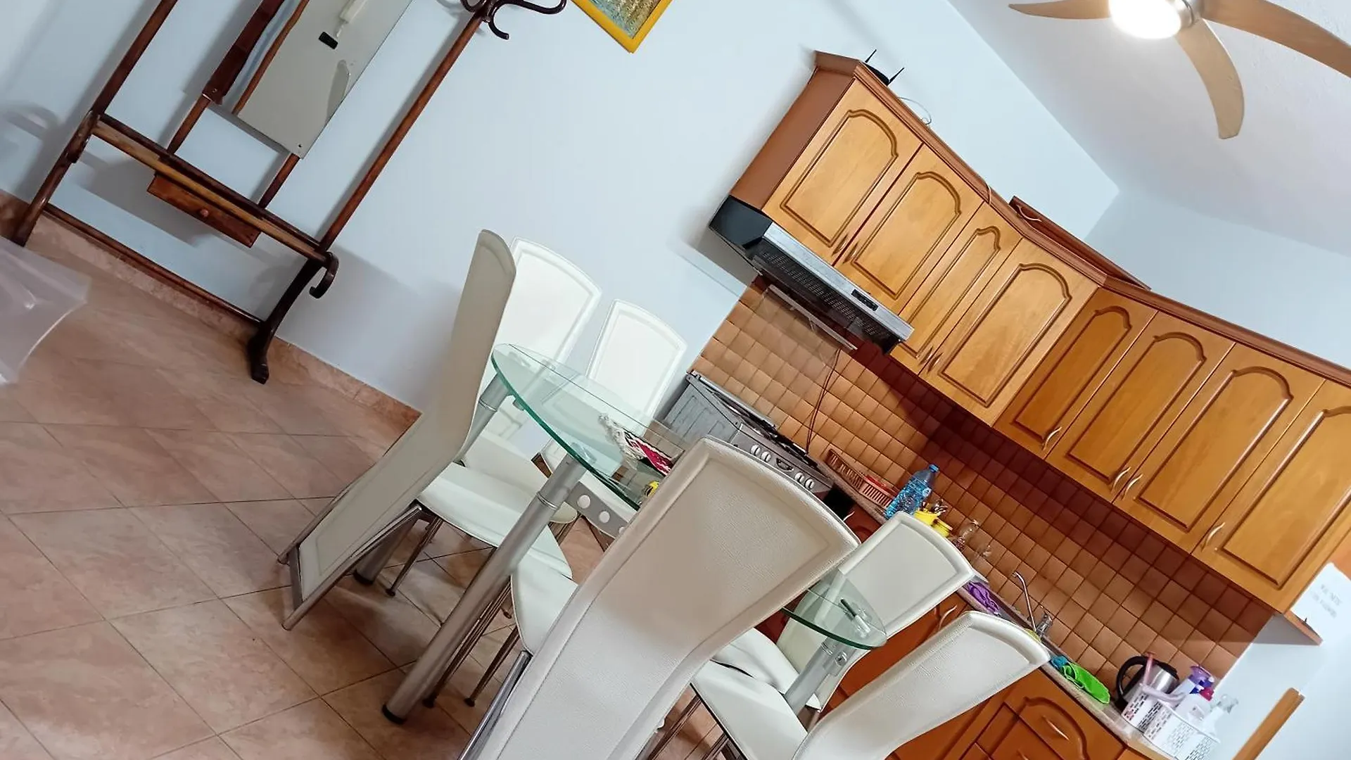 Zina Rooms 1 Minute Away From The Beach دراس