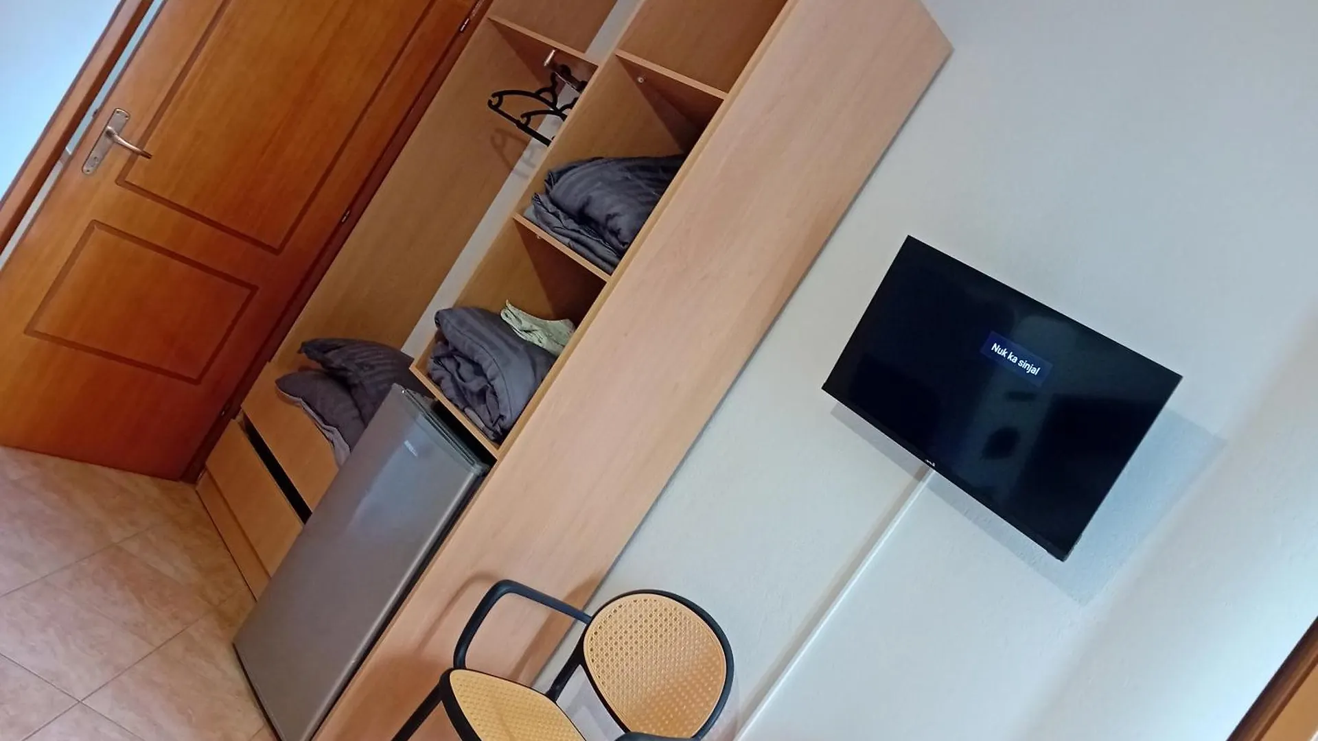 Zina Rooms 1 Minute Away From The Beach دراس فندق