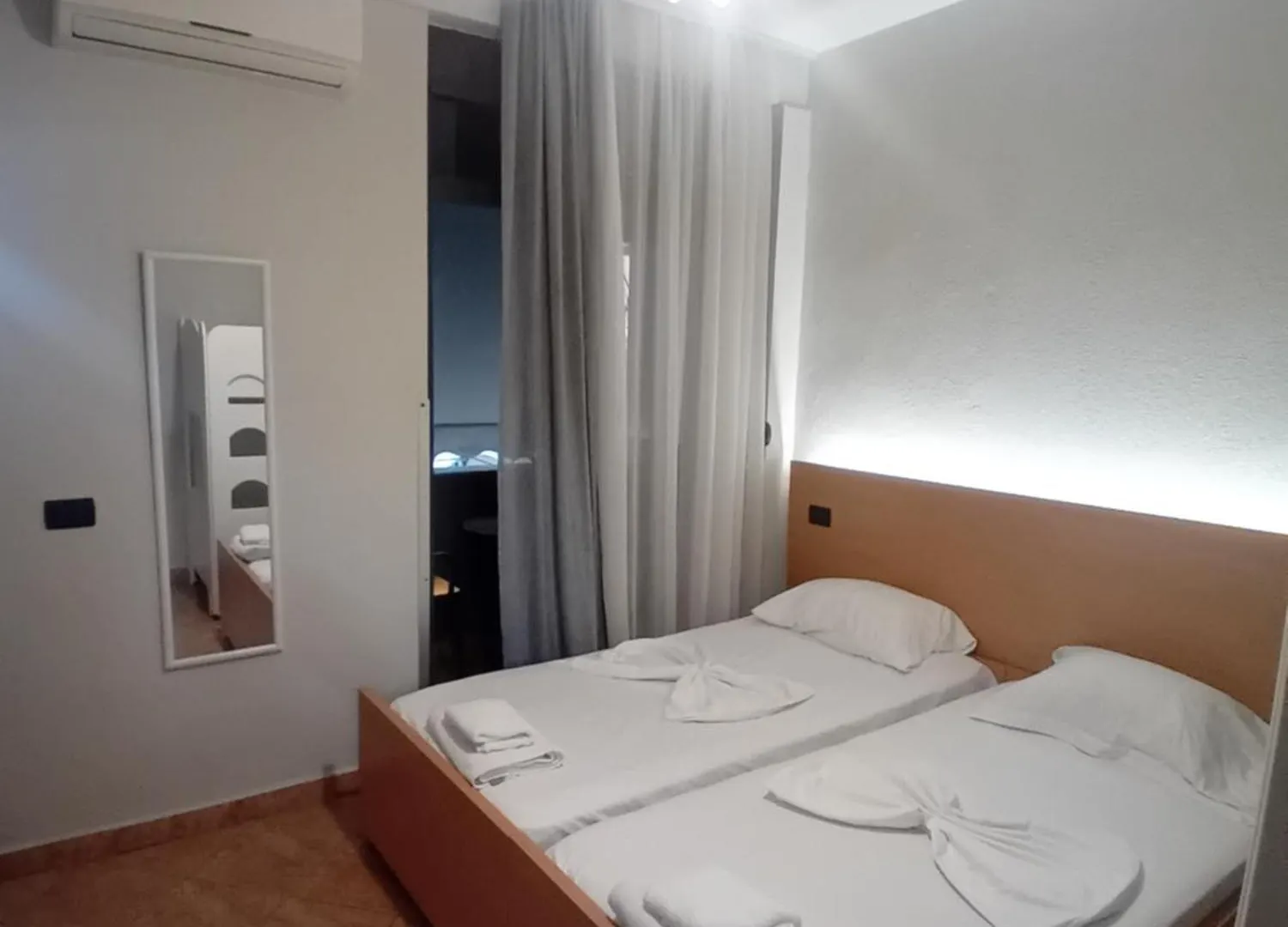 Zina Rooms 1 Minute Away From The Beach Дуррес 0*,  Албания