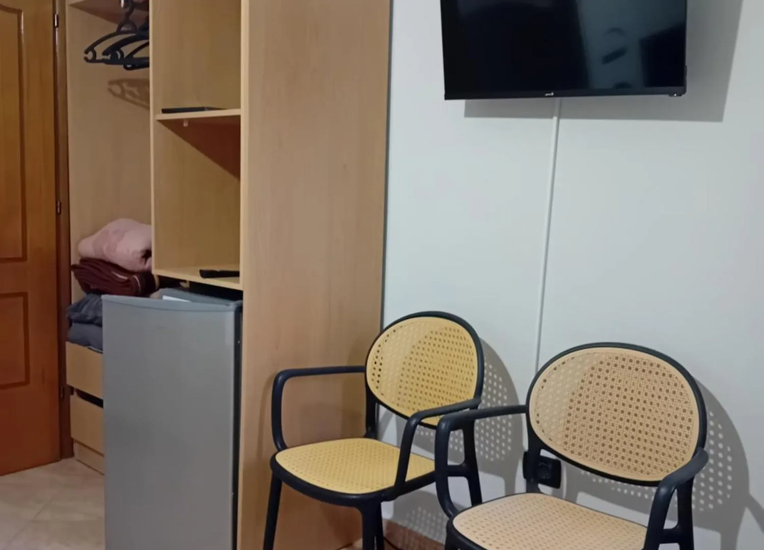 Отель Zina Rooms 1 Minute Away From The Beach Дуррес